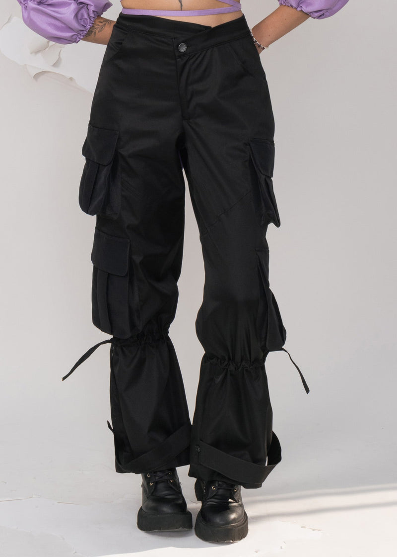 MIRÓ CARGO PANTS BLACK